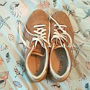 Vintage converse tennis shoes